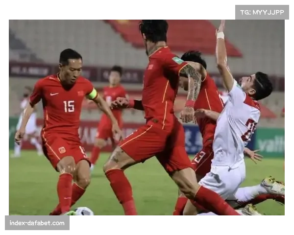 伊万谈单后腰趋势与国足中场缺乏核心问题分析