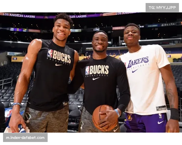 扬尼斯·阿德托昆博最终留守雄鹿 东部争冠格局保持相对稳定性 扬尼斯·阿德托昆博最终留守雄鹿 东部争冠格局保持相对稳定性